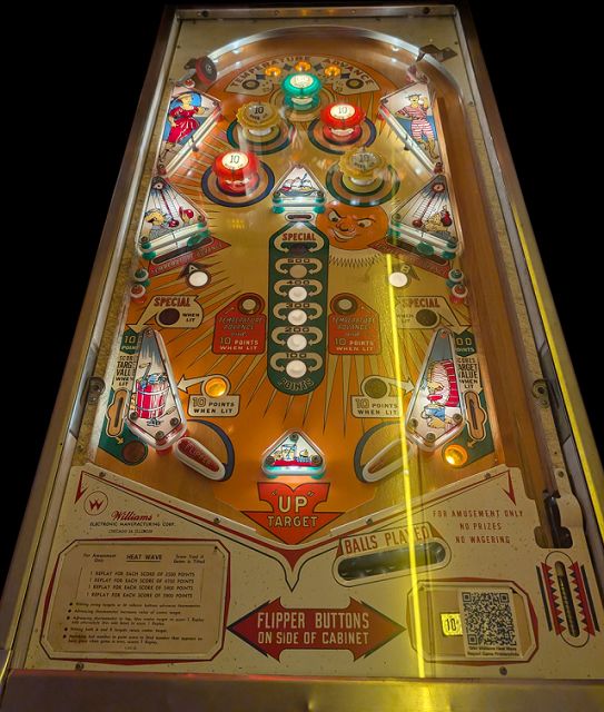 Heat Wave pinball machine