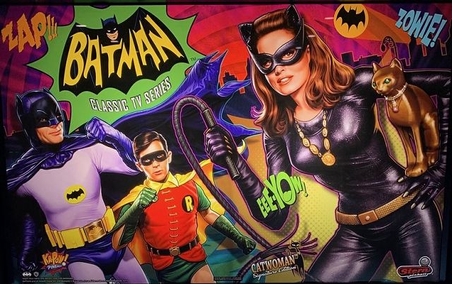 Batman 66 (Catwoman Signature Edition)